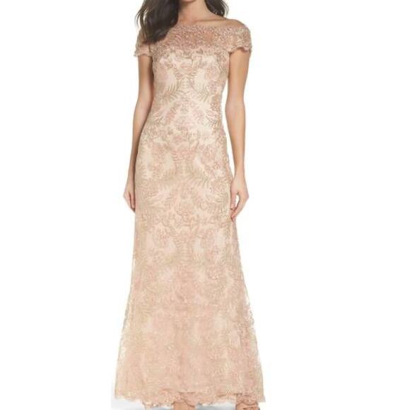 Tadashi Shoji Embroidered Tulle Gown in Petal/Gold. Size 12 *with flaw*